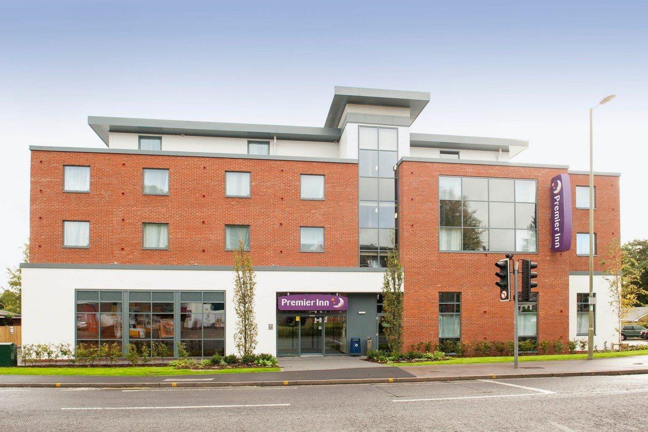 Premier Inn Флит Экстерьер фото