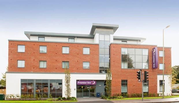Premier Inn Флит Экстерьер фото